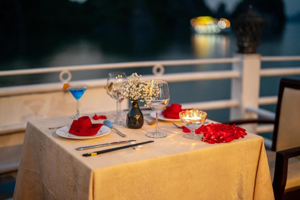 Swan Cruises Halong Hotel Ха Лонг Екстериор снимка