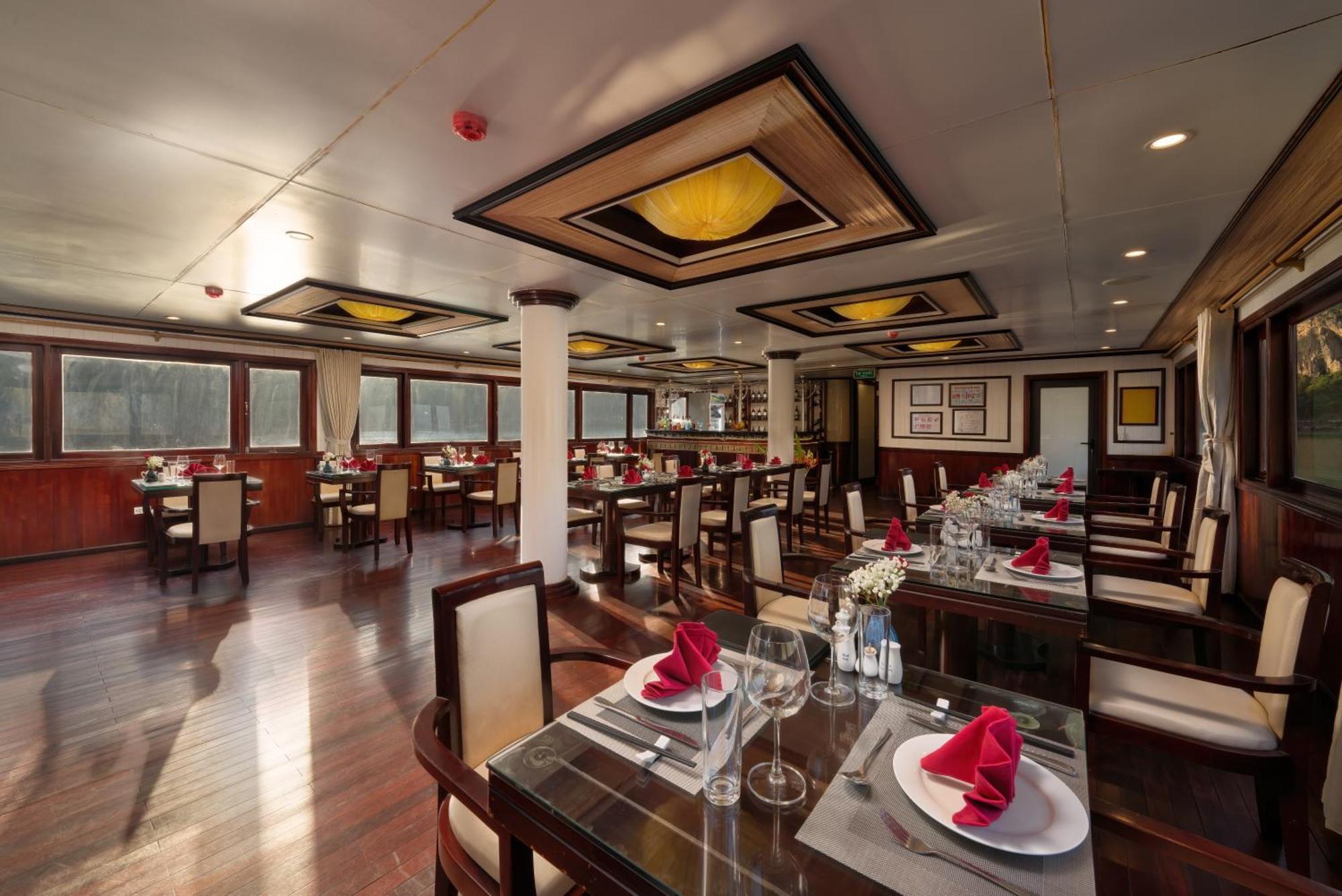 Swan Cruises Halong Hotel Ха Лонг Екстериор снимка