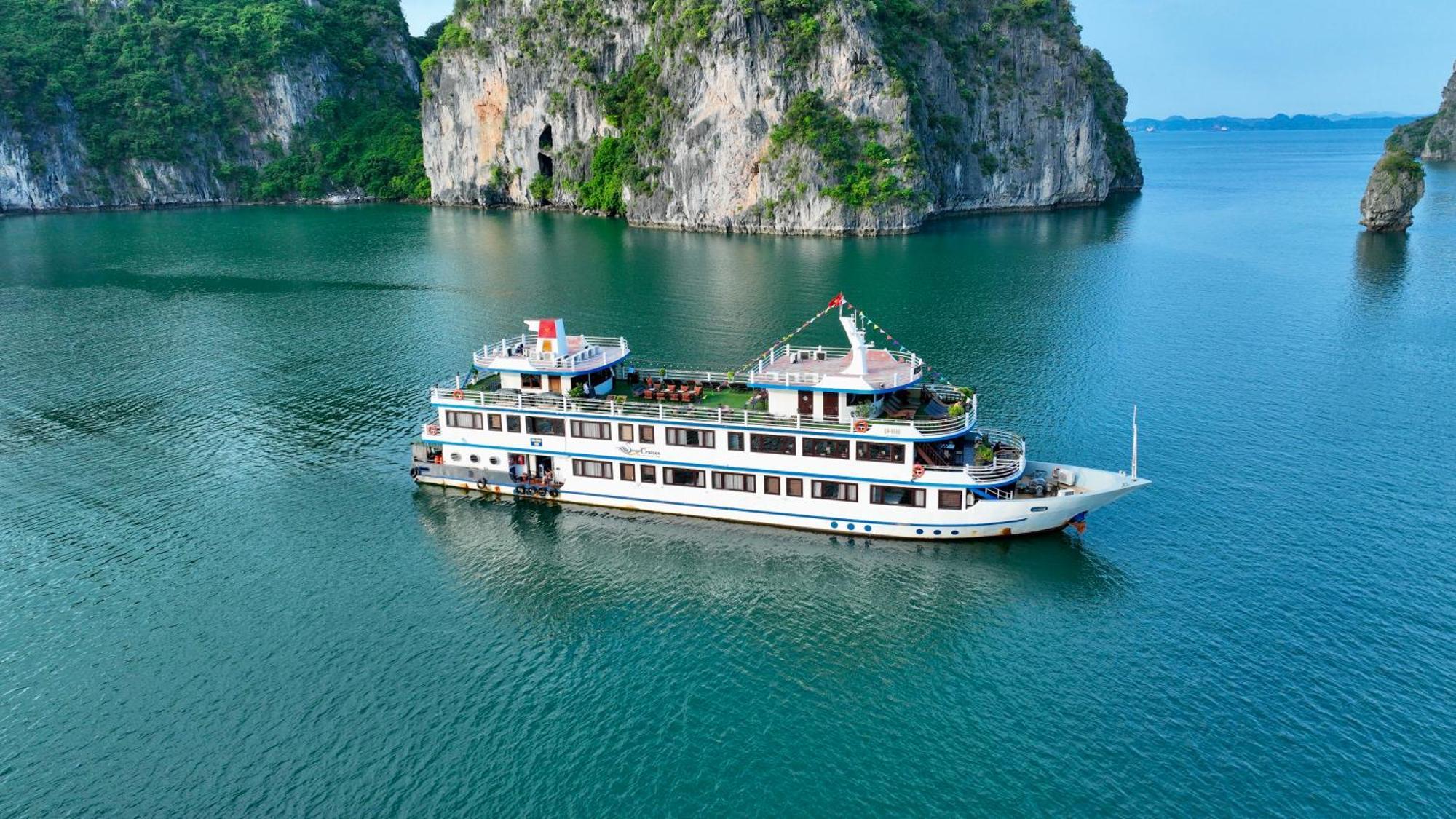 Swan Cruises Halong Hotel Ха Лонг Екстериор снимка